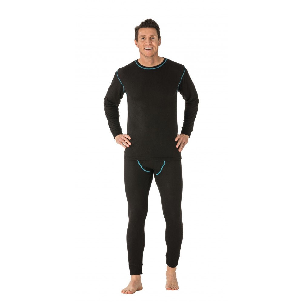 Homme portant l' ensemble pantalon et sous vêtement froid moyen 180 gr