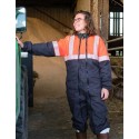 femme présentant la combinaison 2 DF agricole visible