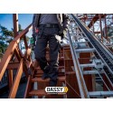 Pantalon de travail FLUX stretch D-Flex DASSY en action