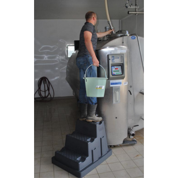 Escalier marche pied mobile 3 marches LA GEE tank à lait