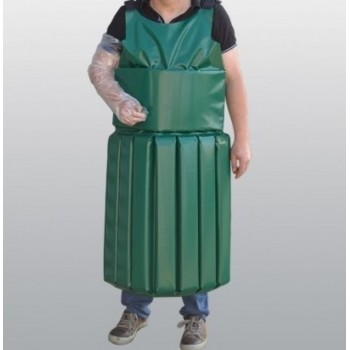 Se protéger des coups de pied avec notre tablier