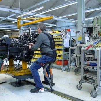 Exosquelette IP14 NOONEE assis debout GOBIO ROBOT